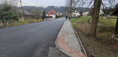 Pecerady u hřiště