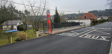 Pecerady u hřiště