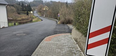 Pecerady u hřiště
