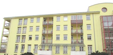 Stav před výměnou - pohled na budovu ze Školní ulice