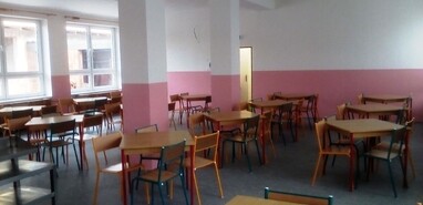Školní jídelna